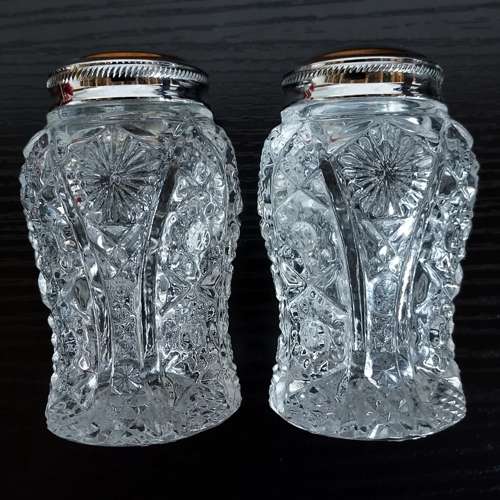 Imperial Glass Pinwheel Hobstar vintage salt & pepper shakers